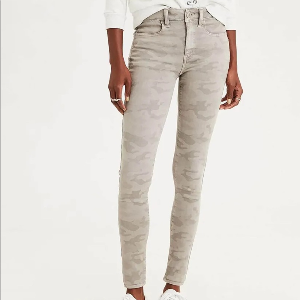 American Eagle Grey Camouflage Jean